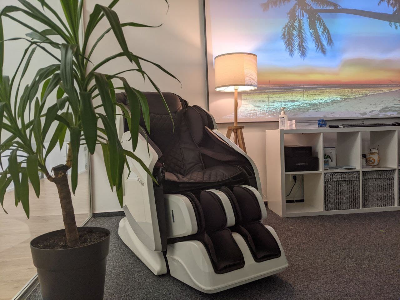 Fauteuils de massage et zones de repos pour résoudre les problèmes